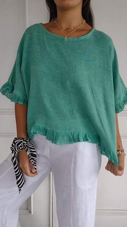 Effortlessly Elegant Top with a Timeless Design