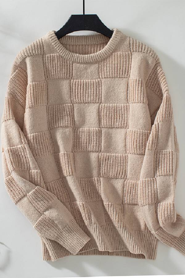 Effortlessly Elegant Sweater with a Timeless Design