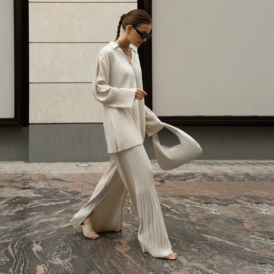 Well Tailored Trousers with a Graceful Silhouette