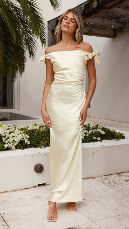Effortlessly Elegant Dress with a Timeless Design