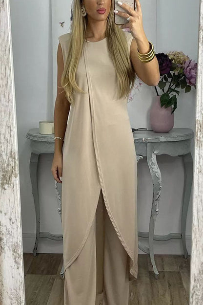 Effortlessly Elegant Pants with a Timeless Design