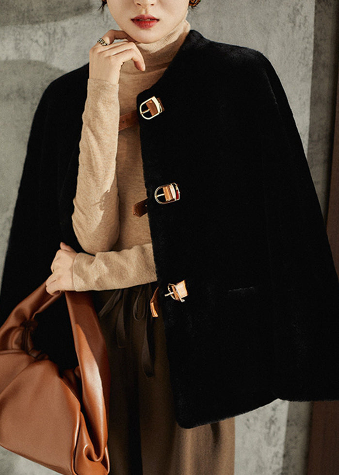 Beautifully Finished Coat in a Timeless Design