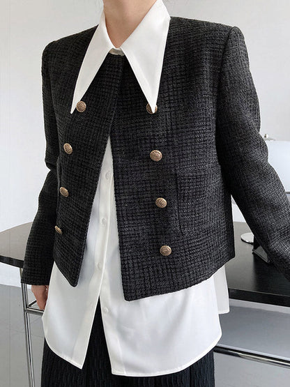 Sophisticated Blouse with a Clean Classic Look