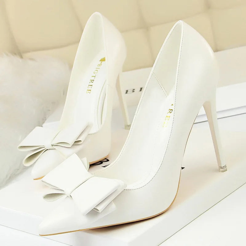 Well Tailored Heels with a Graceful Silhouette