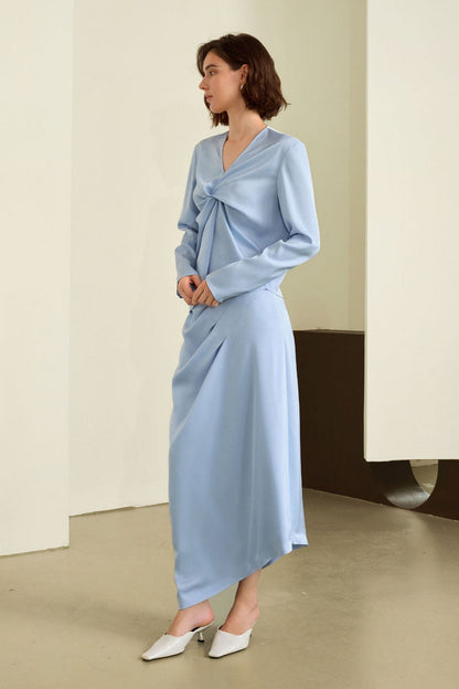 Effortlessly Elegant Blouse with a Timeless Design
