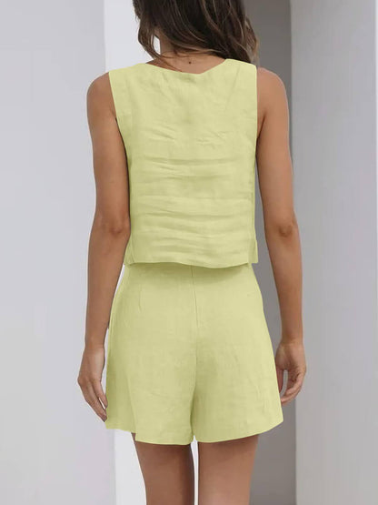 Beautifully Finished Top in a Timeless Design
