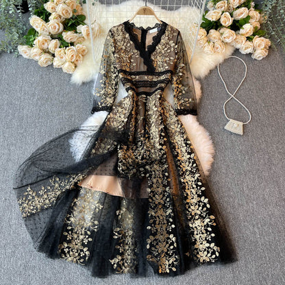 Beautifully Finished Dress in a Timeless Design