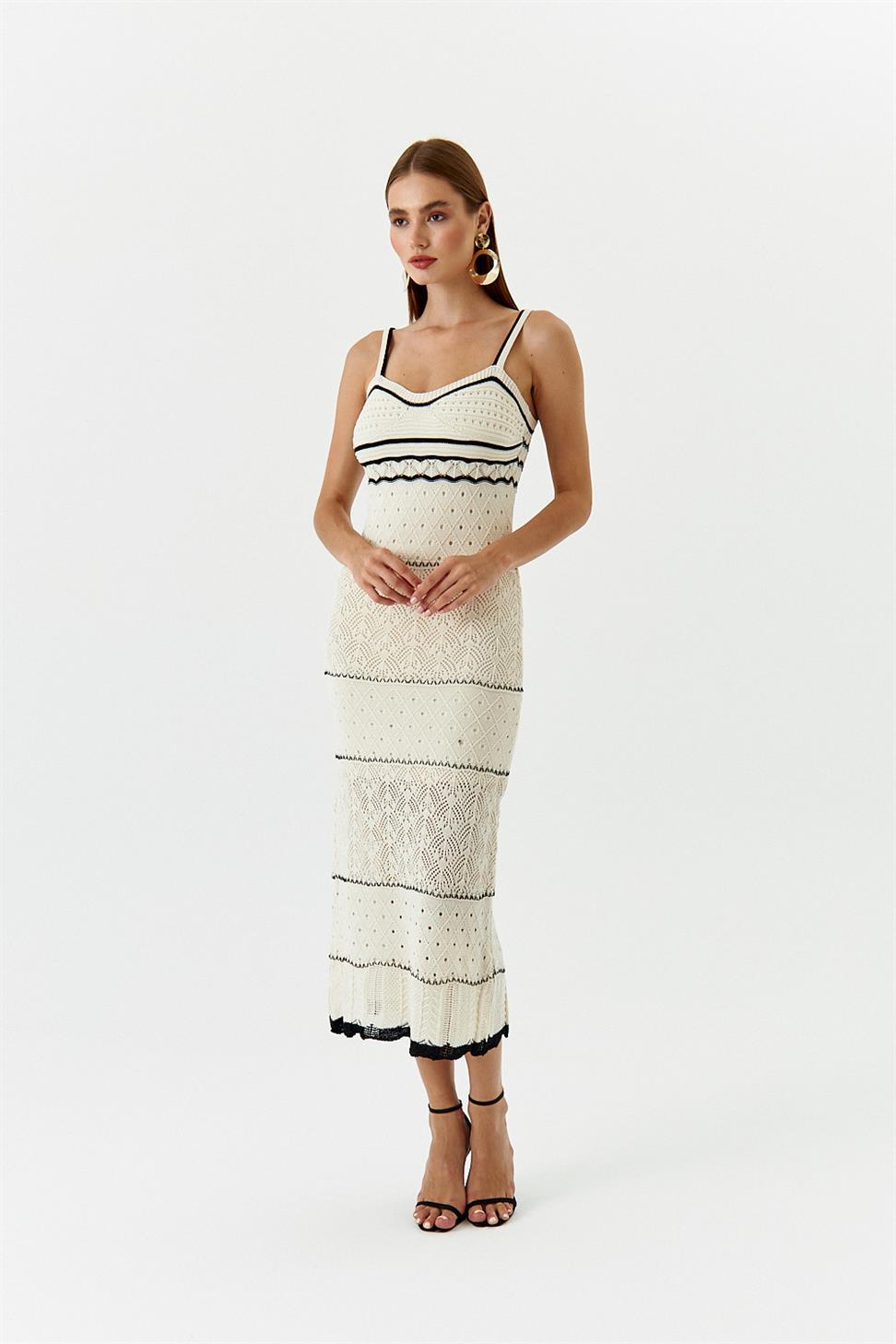 Gracefully Styled Dress for Any Occasion
