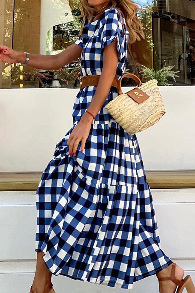 Classic Vintage Dress with a Flattering Fit
