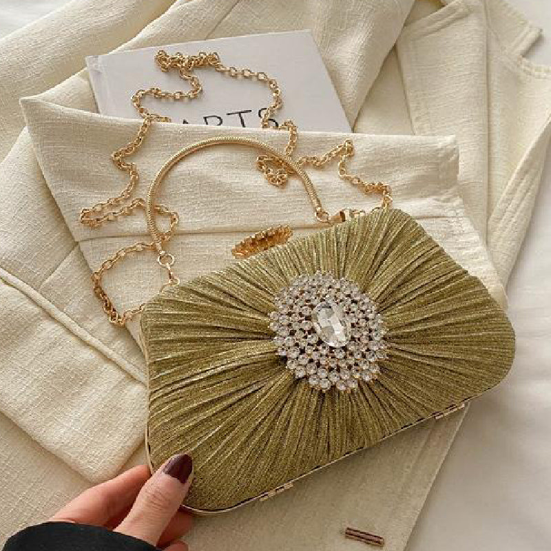 Classic Vintage Bag with a Flattering Fit