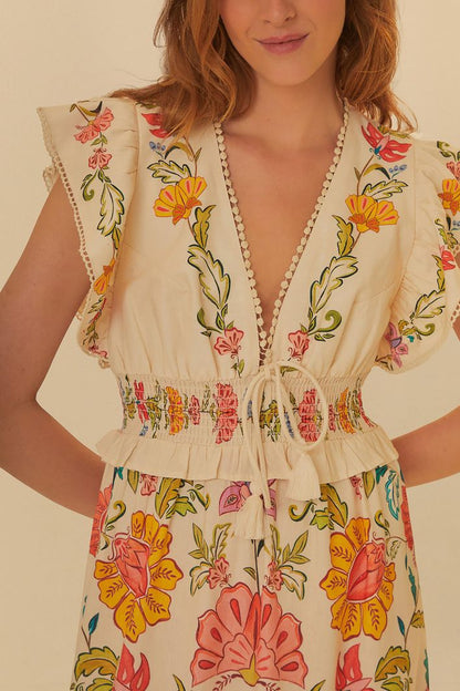 Beautifully Finished Dress in a Timeless Design
