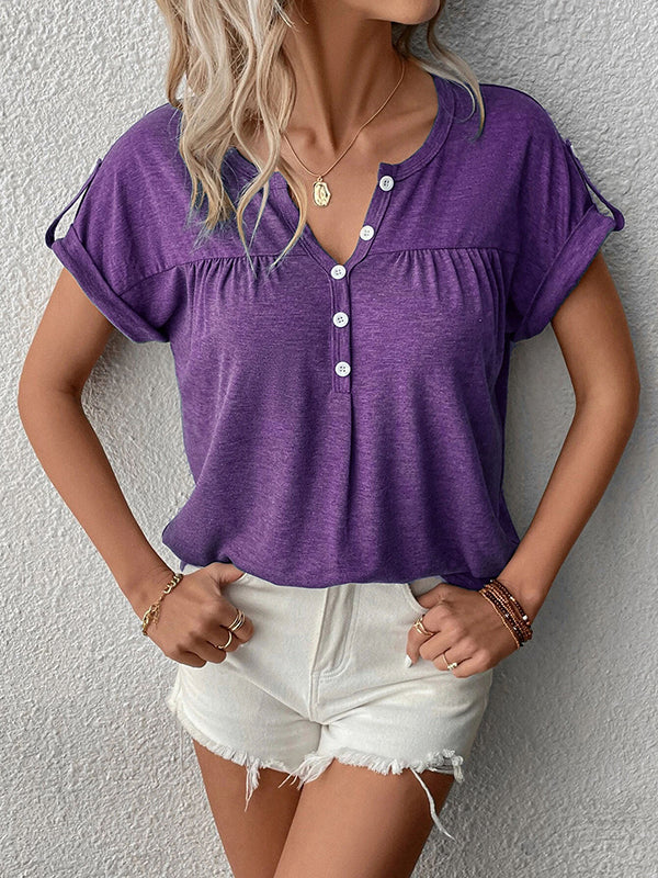 Effortlessly Elegant T-Shirt with a Timeless Design