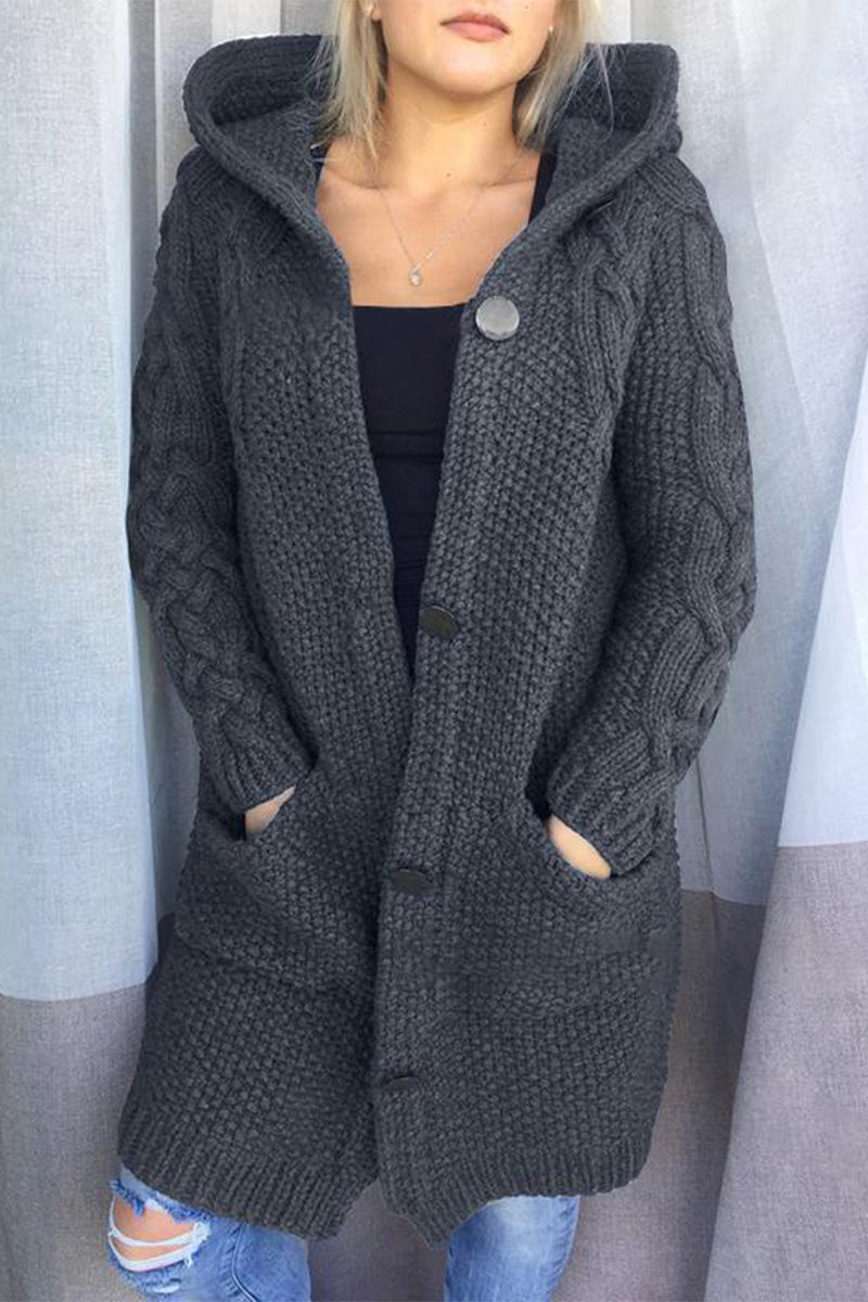Effortlessly Elegant Cardigan with a Timeless Design
