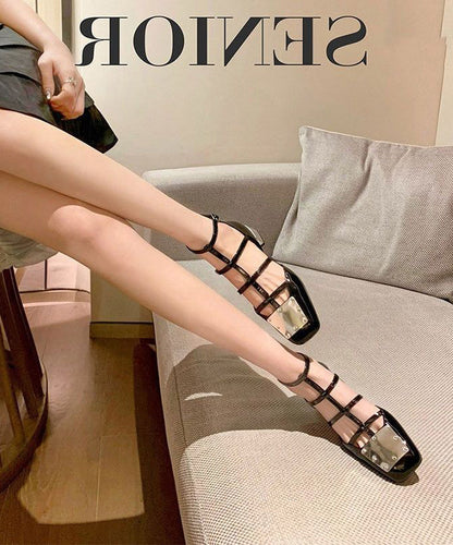Effortlessly Elegant Sandals with a Timeless Design