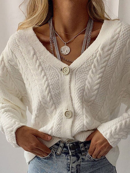 Effortlessly Elegant Cardigan with a Timeless Design