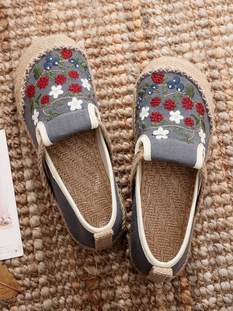 Elegantly Styled Sneakers for Everyday Wear