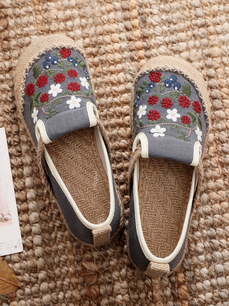 Elegantly Styled Sneakers for Everyday Wear