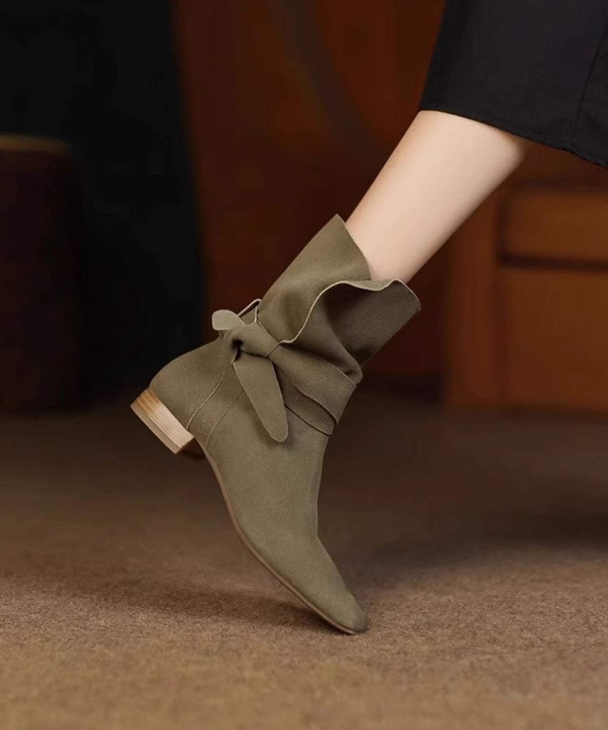 Well Tailored Boots with a Graceful Silhouette