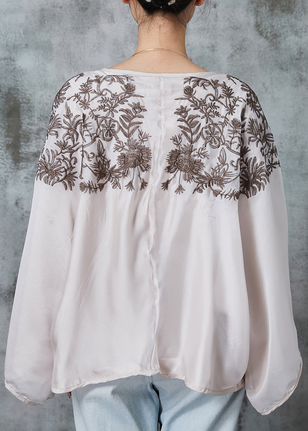 Effortlessly Elegant Shirt with a Timeless Design