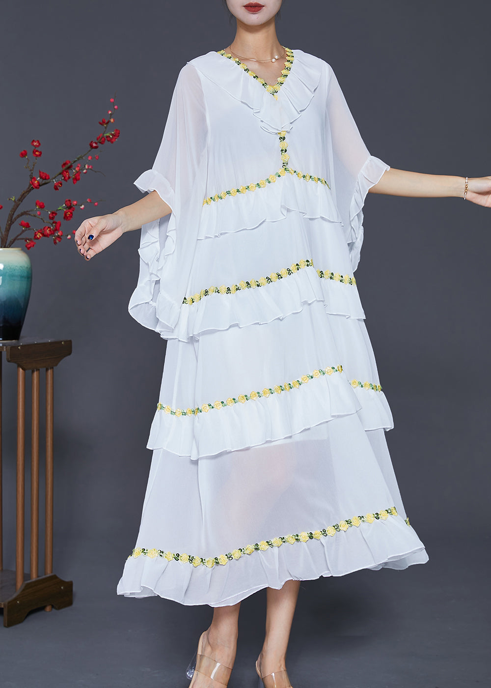 Beautifully Finished Dress in a Timeless Design