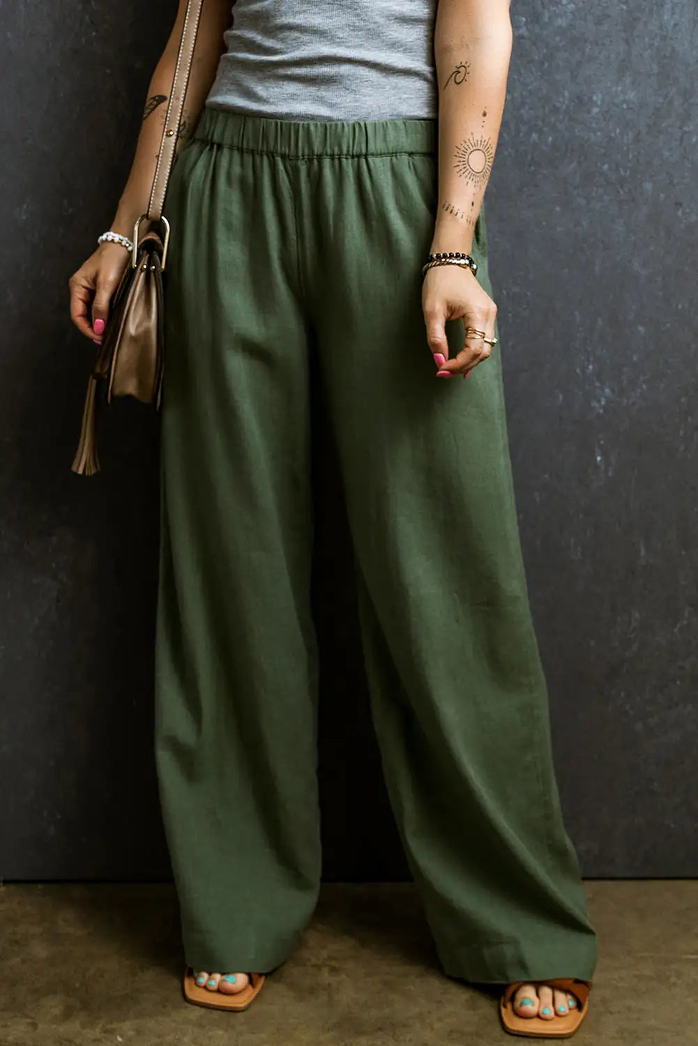 Well Tailored Pants with a Graceful Silhouette