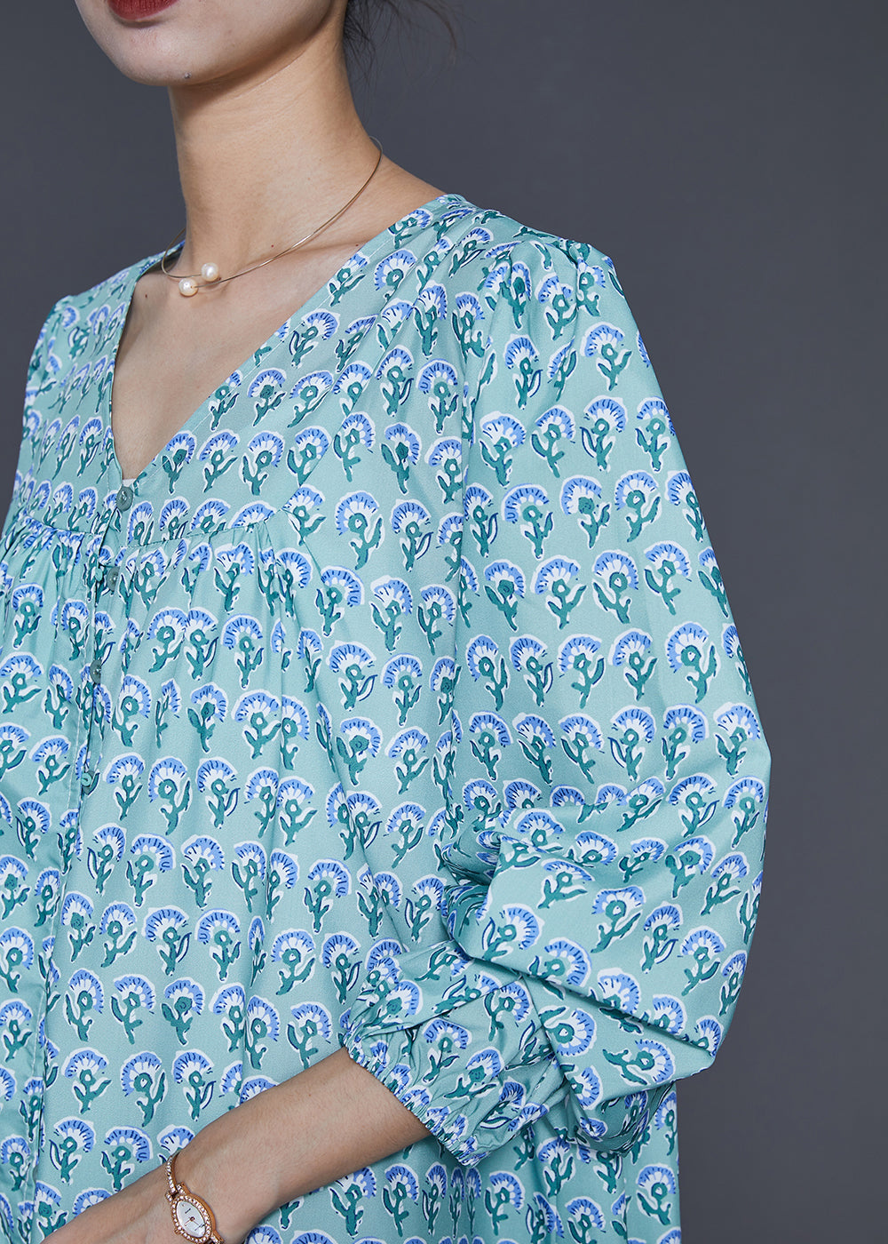 Beautifully Crafted Dress in a Classic Style