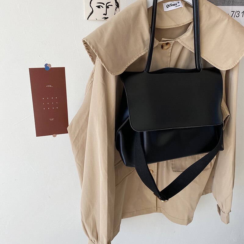 Sophisticated Bag with a Clean Classic Look