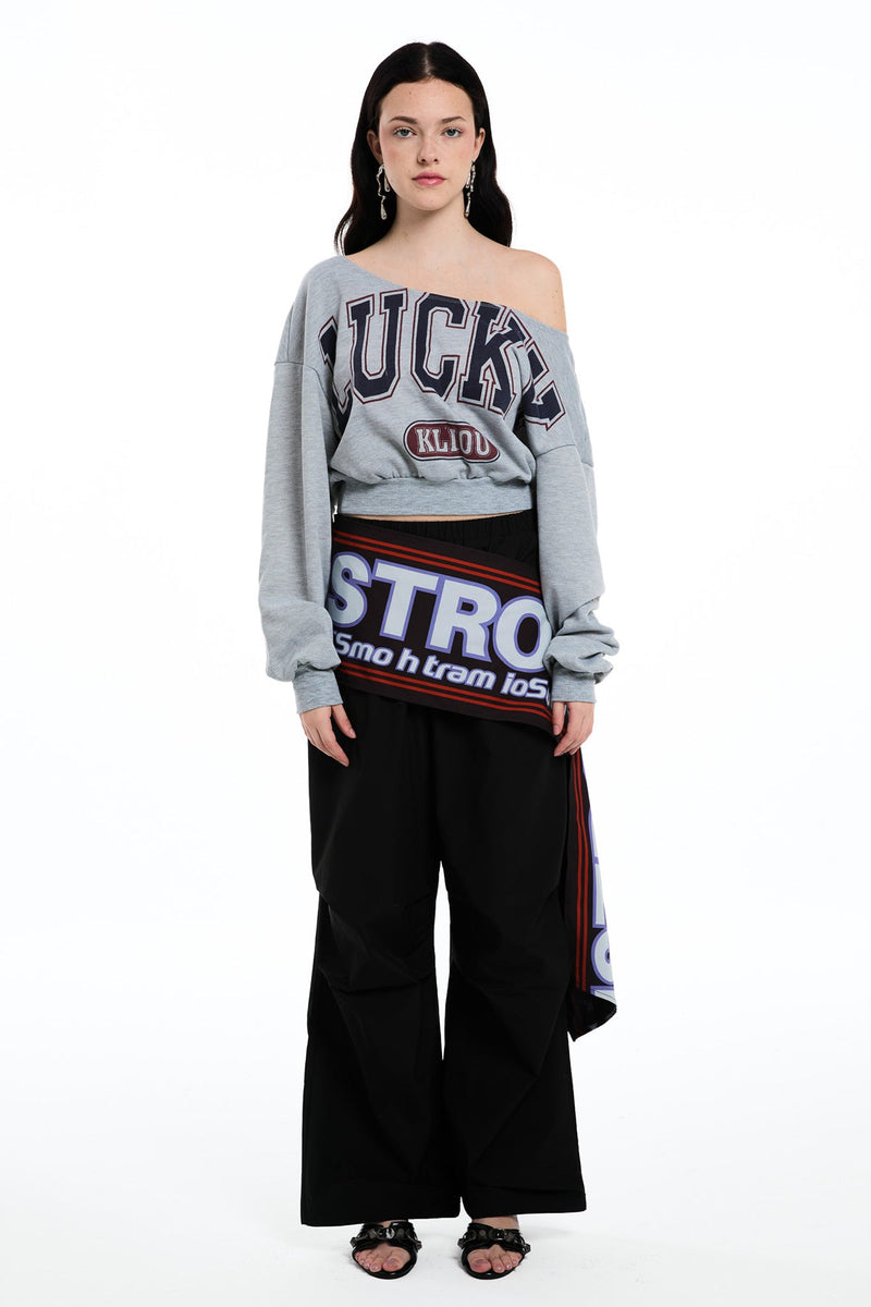 Effortlessly Elegant Pants with a Timeless Design