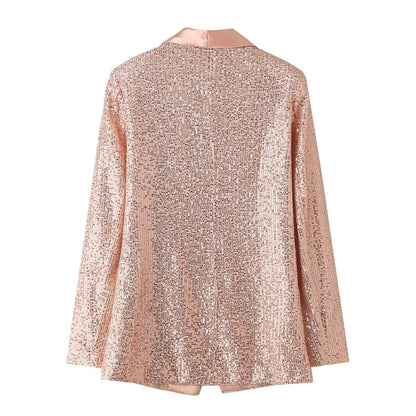 Well Tailored Garment with a Graceful Silhouette