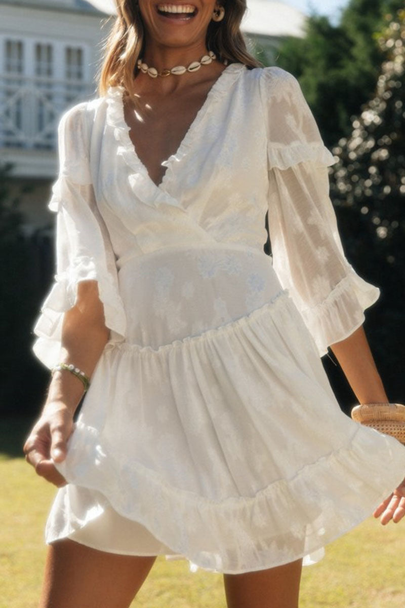 Beautifully Finished Dress in a Timeless Design