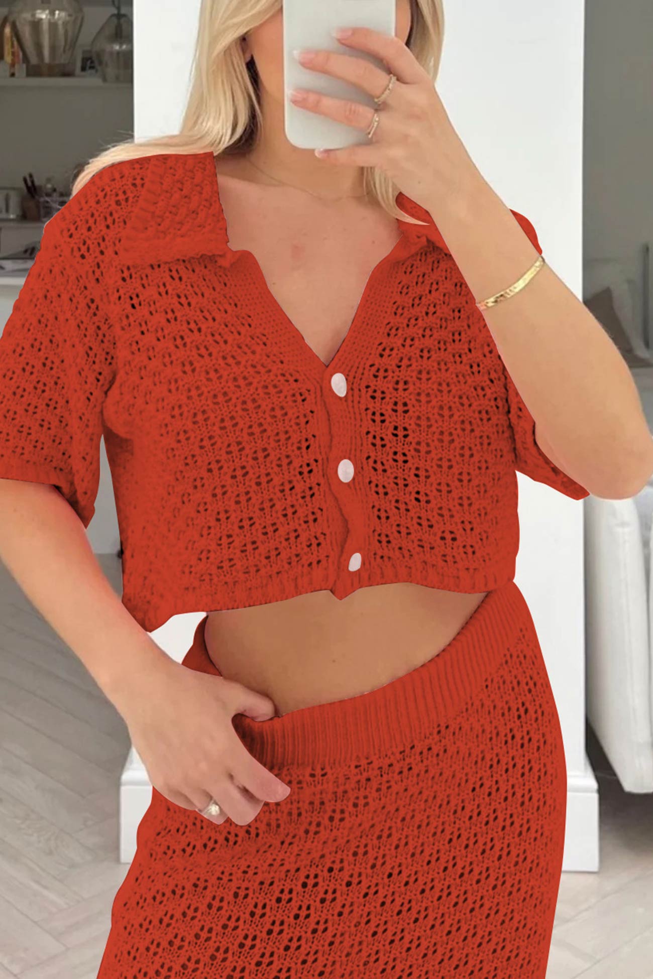 Beautifully Crafted Blouse in a Classic Style