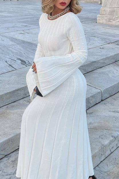 Effortlessly Elegant Dress with a Timeless Design