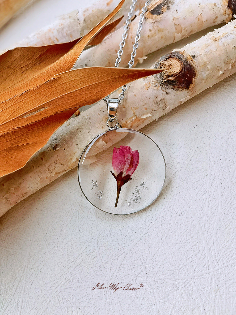 Beautifully Finished Garment in a Timeless Design