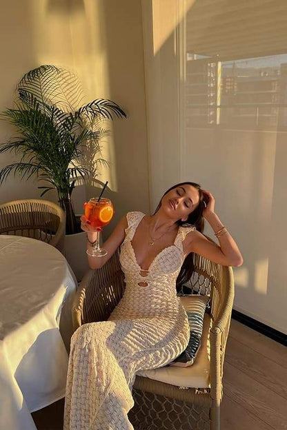 Effortlessly Elegant Dress with a Timeless Design