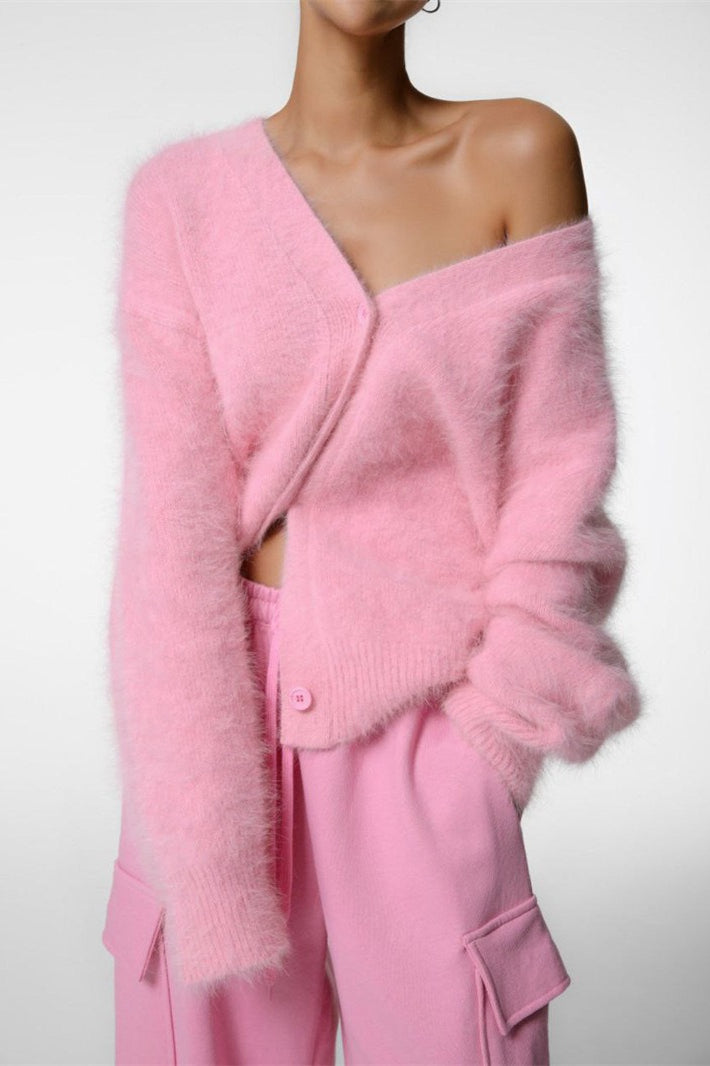Well Tailored Cardigan with a Graceful Silhouette