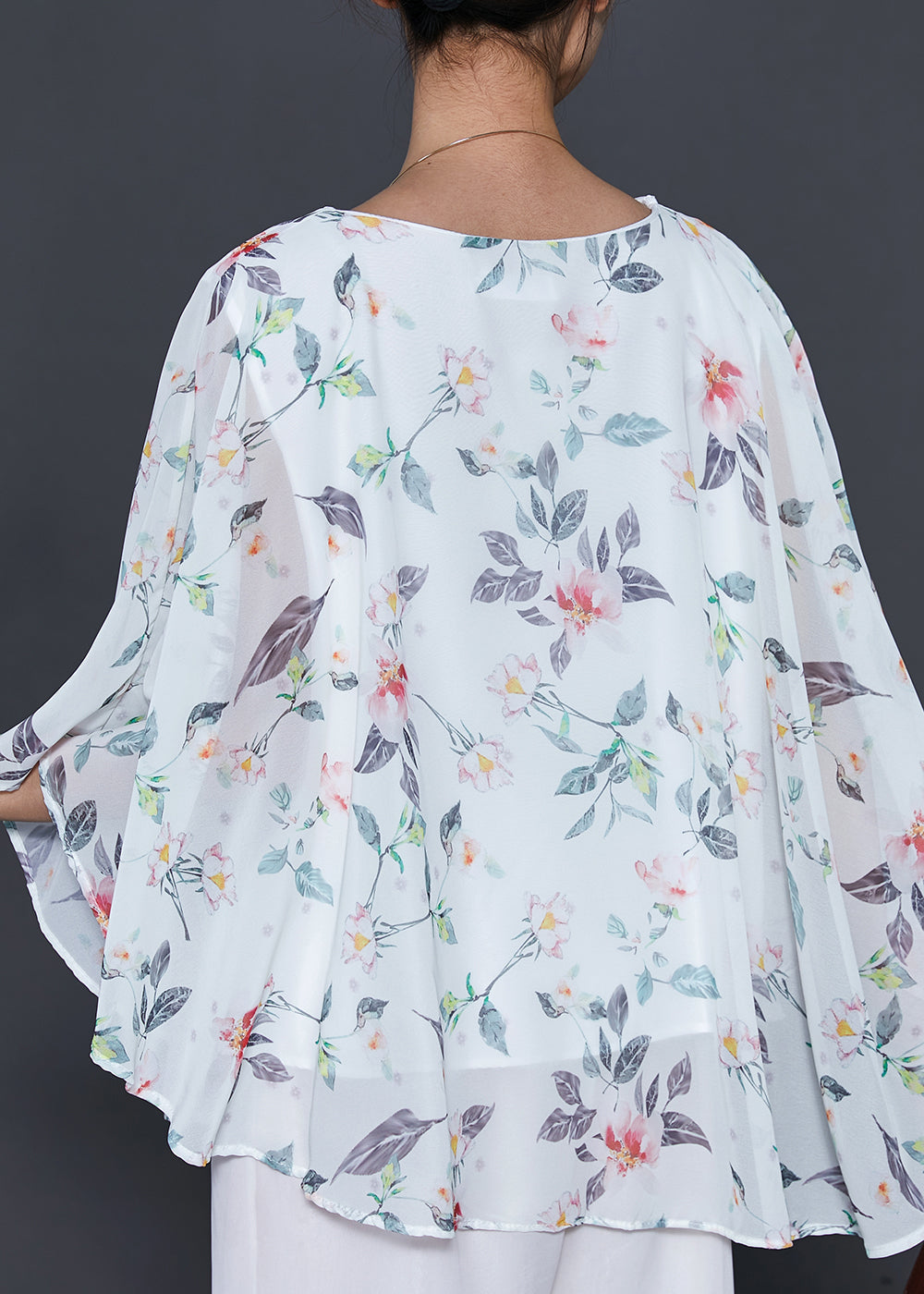 Effortlessly Elegant Top with a Timeless Design