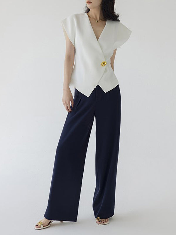 Effortlessly Elegant Top with a Timeless Design