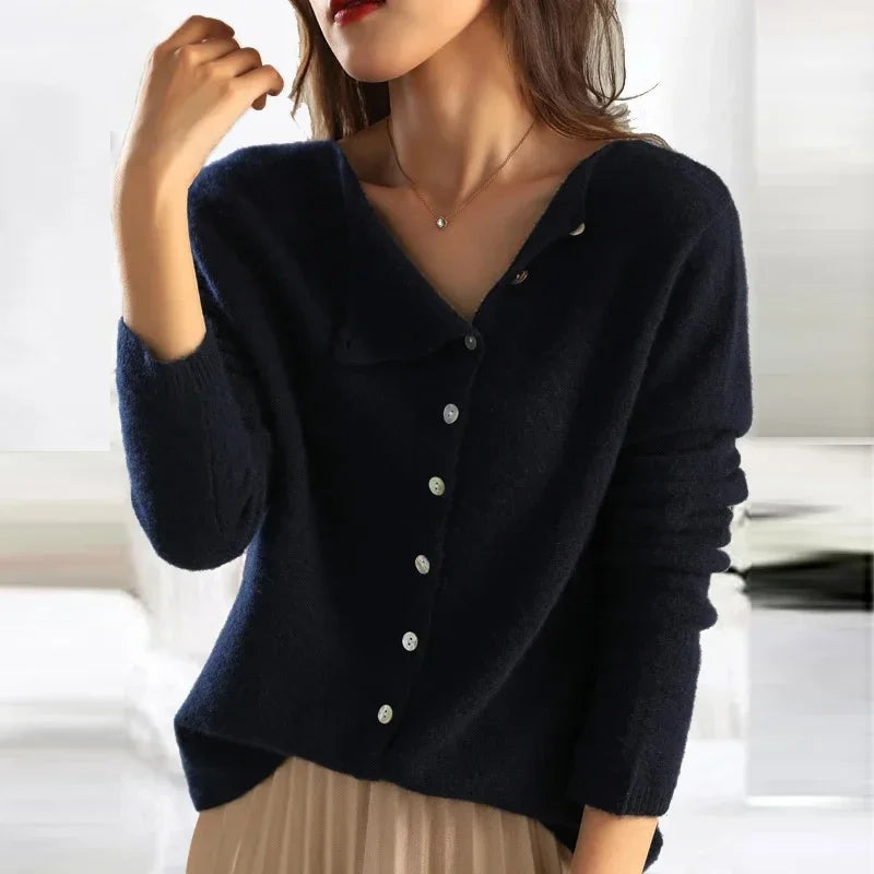 Effortlessly Elegant Sweater with a Timeless Design