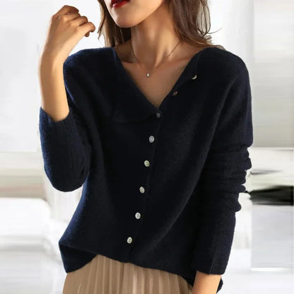 Effortlessly Elegant Sweater with a Timeless Design