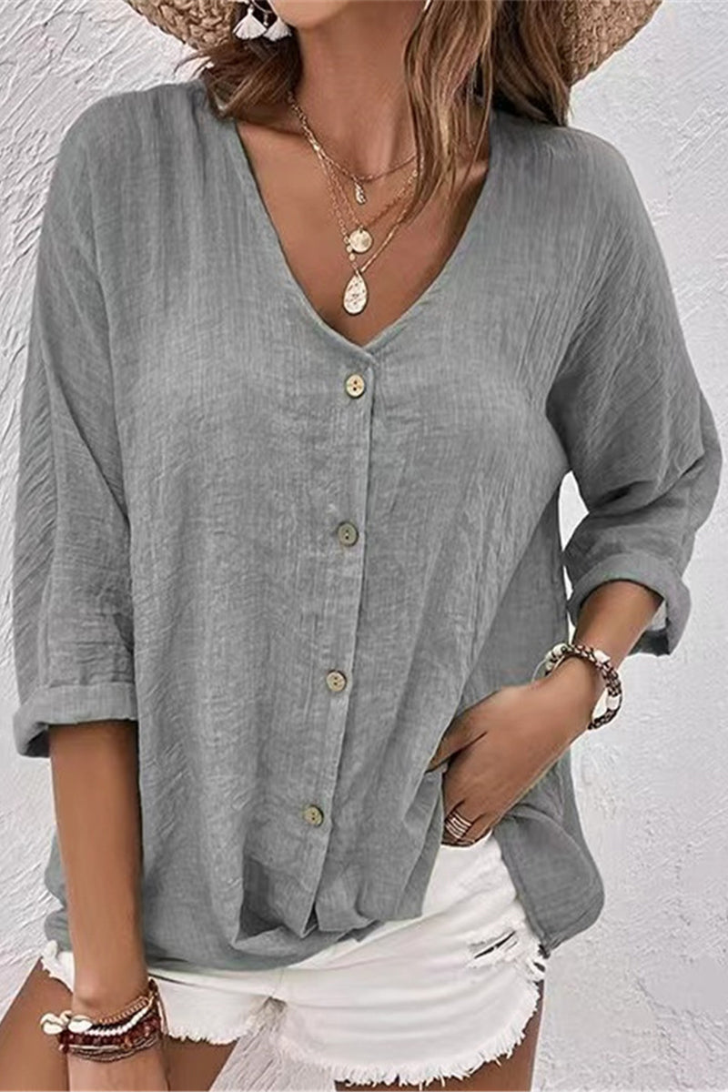 Well Tailored Top with a Graceful Silhouette