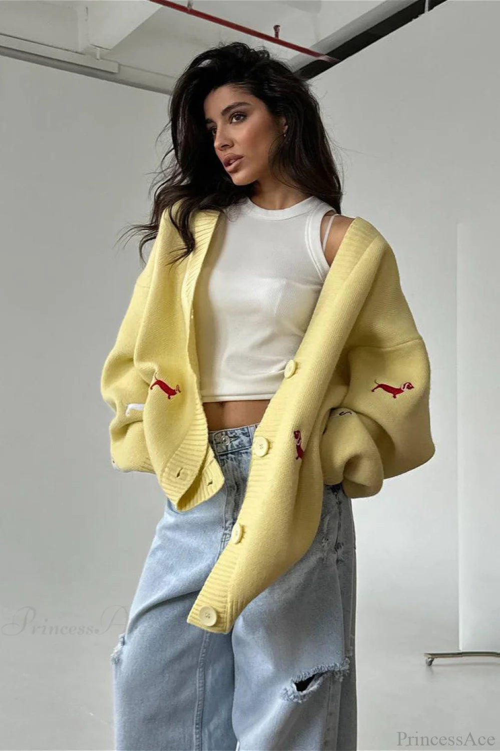 Well Tailored Cardigan with a Graceful Silhouette