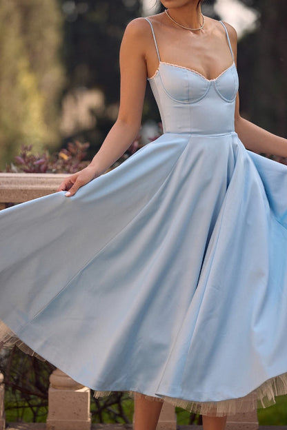 Classic Vintage Dress with a Flattering Fit