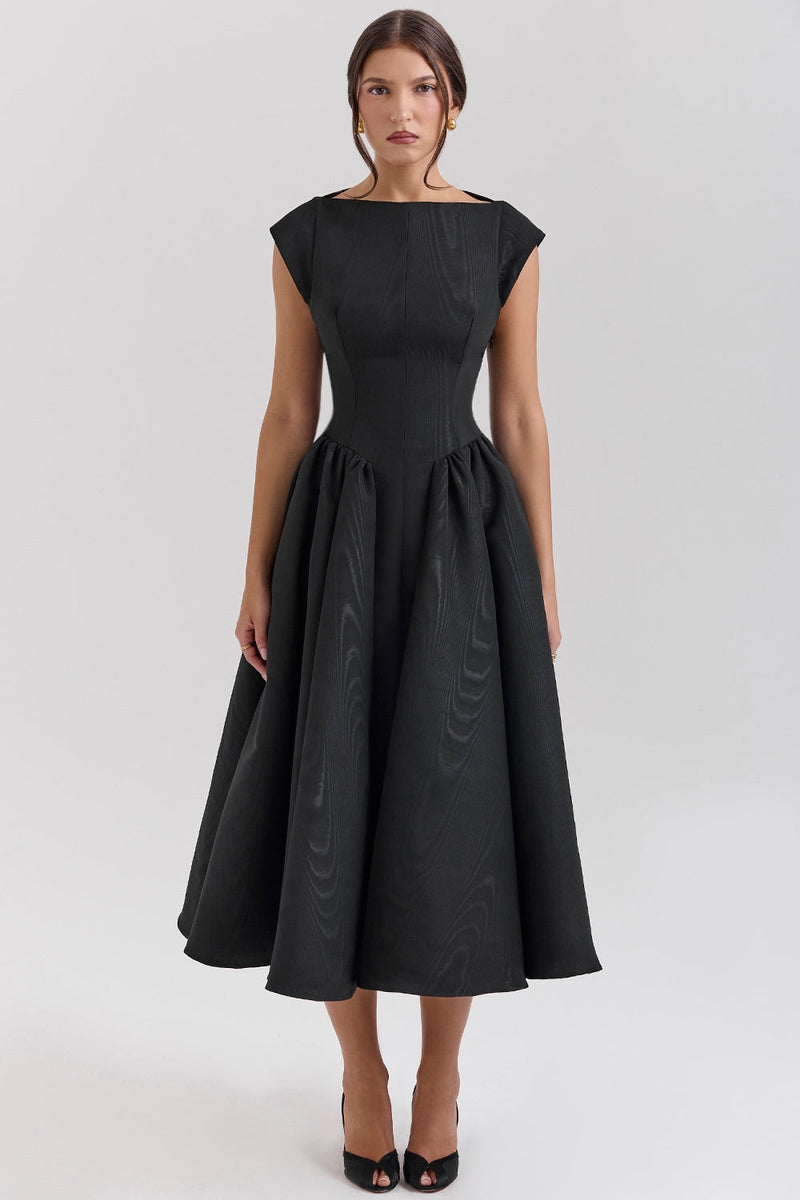 Sophisticated Dress with a Clean Classic Look