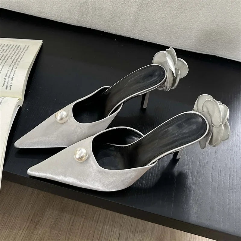 Well Tailored Heels with a Graceful Silhouette