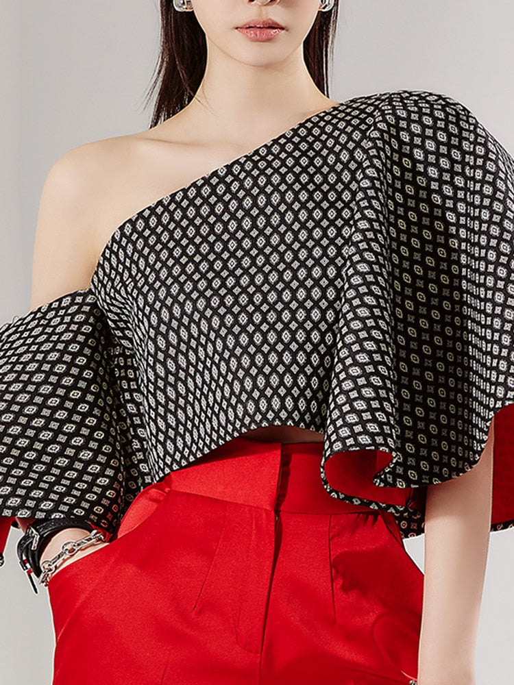Elegantly Styled Blouse for Everyday Wear
