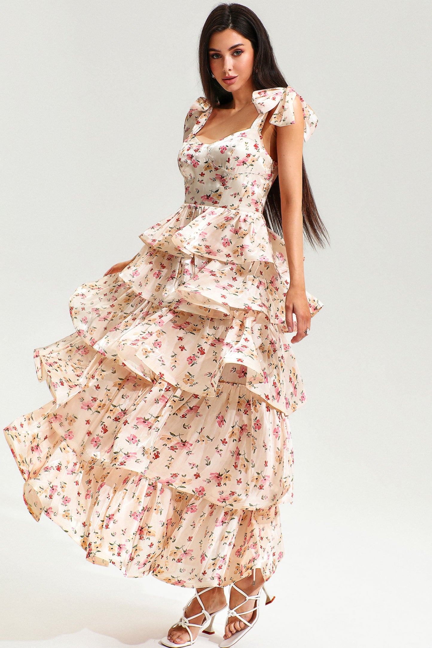 Gracefully Styled Dress for Any Occasion