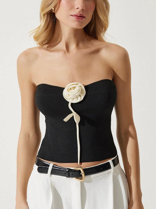 Well Tailored Top with a Graceful Silhouette