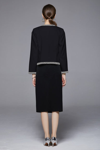 Well Tailored Coat with a Graceful Silhouette