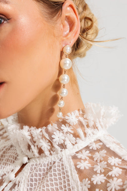 Effortlessly Elegant Garment with a Timeless Design