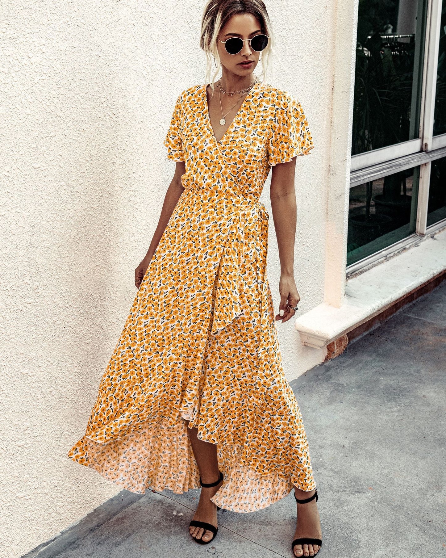 Gracefully Styled Dress for Any Occasion